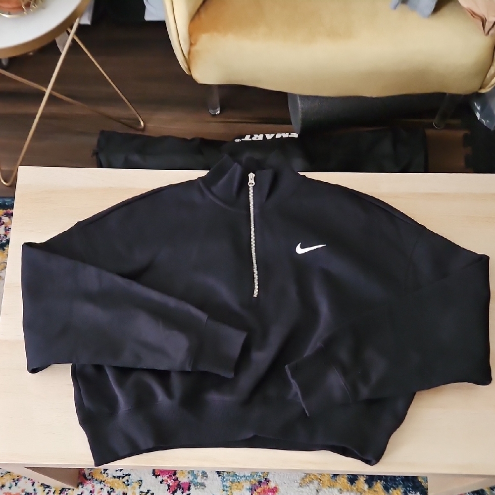 Nike Black Cropped Half-Zip Pullover Size L